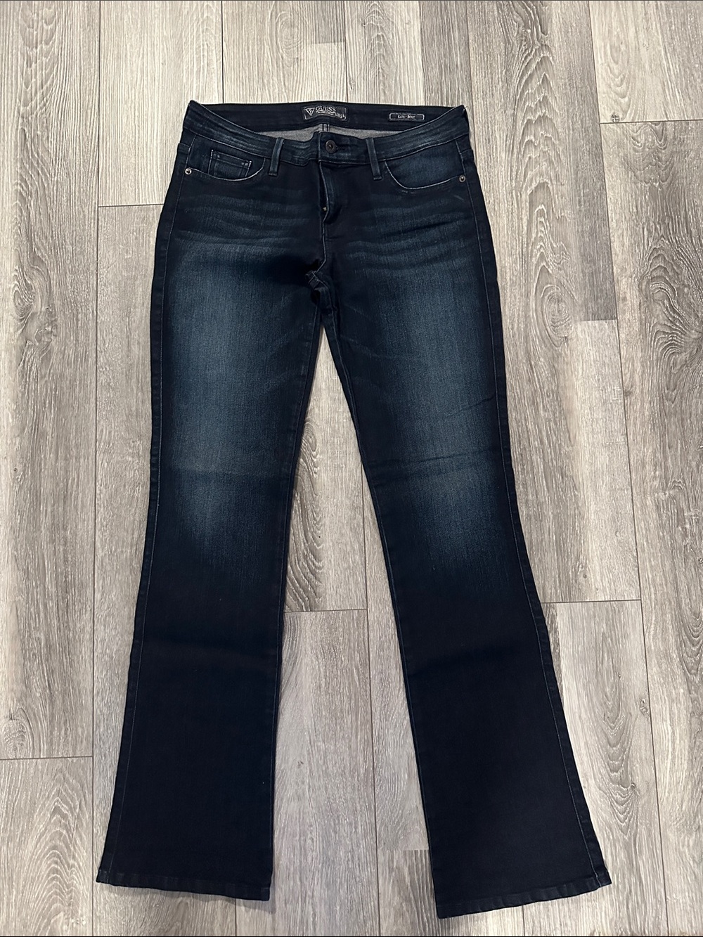 Guess Dark Wash Jeans Boot Cut Size 31